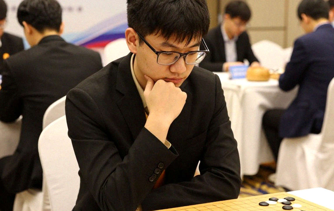 FIDE bỏ phiếu ngày 26/9 tại Samarkand: Lời hứa mang Carlsen trở lại và khoảng trống dữ liệu phía sau